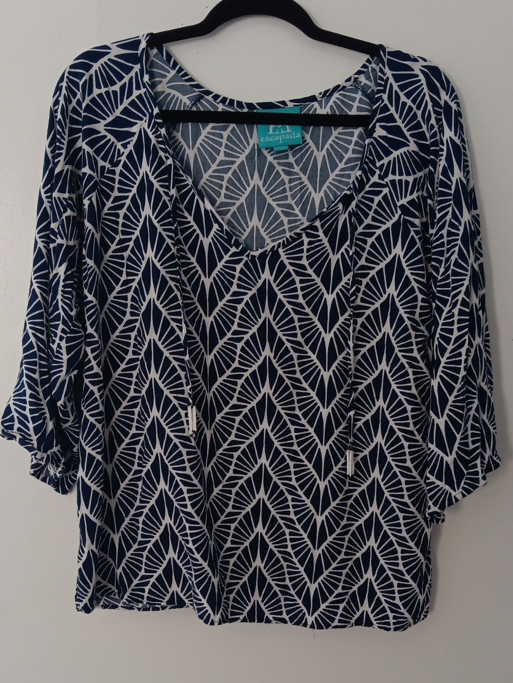 Escapada Leaf Chevron V-Neck Blouse #3748